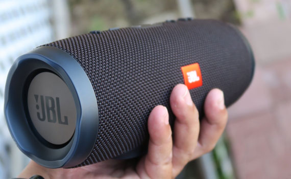 Loa JBL Charge 3 cho &acirc;m thanh mạnh mẽ
